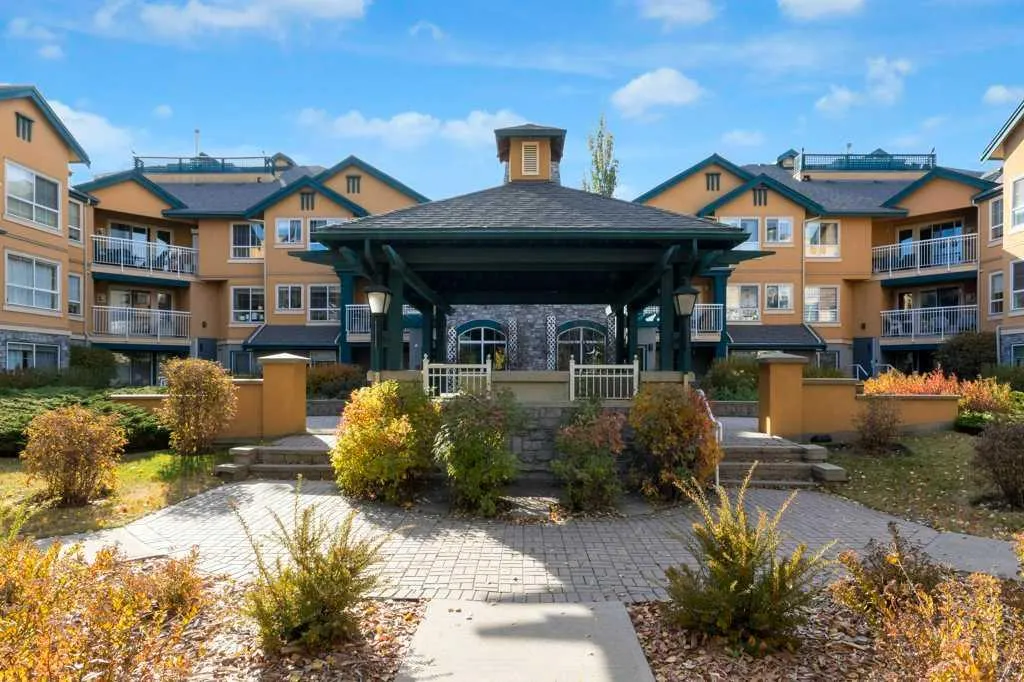 30 Richard Court SW, #140