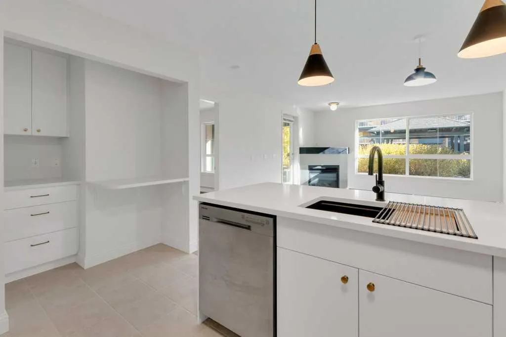 30 Richard Court SW, #140