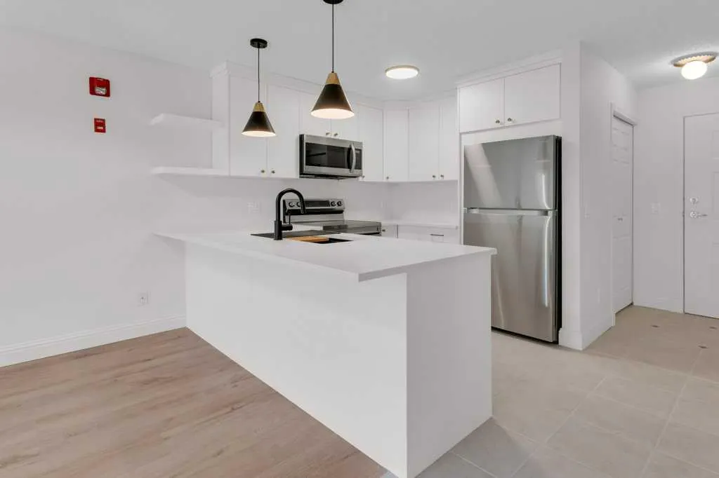 30 Richard Court SW, #140
