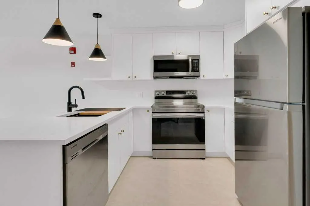 30 Richard Court SW, #140