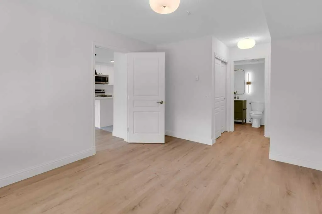 30 Richard Court SW, #140