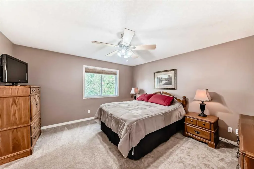 343 OAKMERE Way