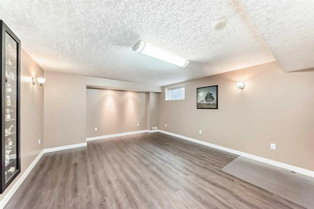 343 OAKMERE Way
