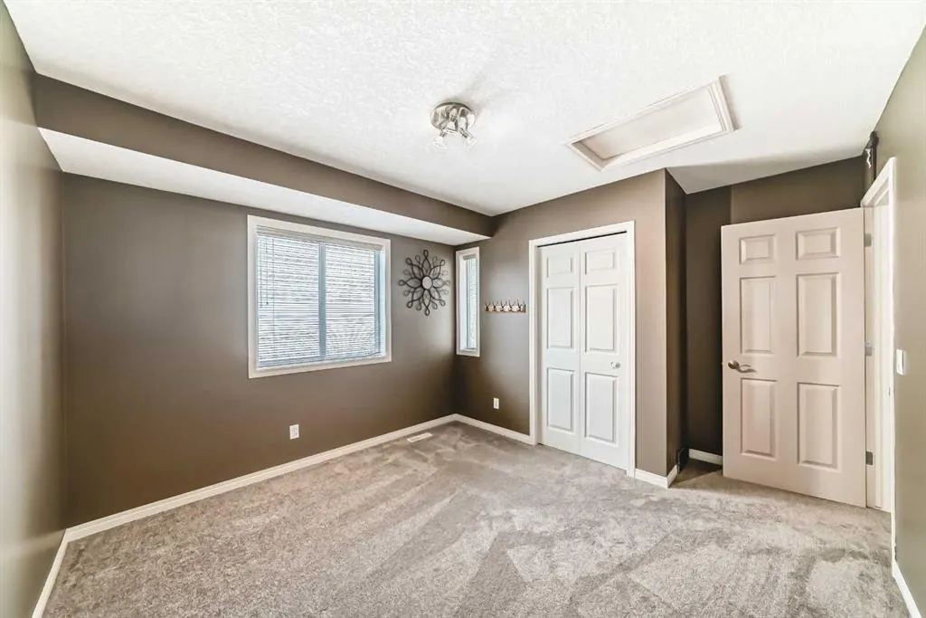 343 OAKMERE Way