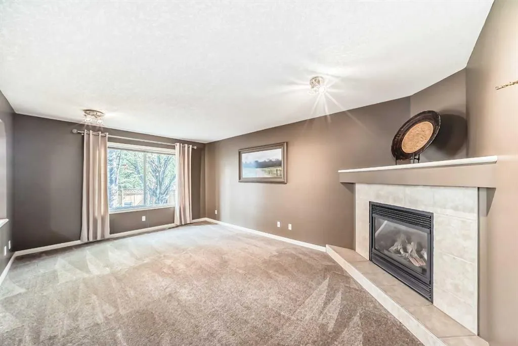 343 OAKMERE Way