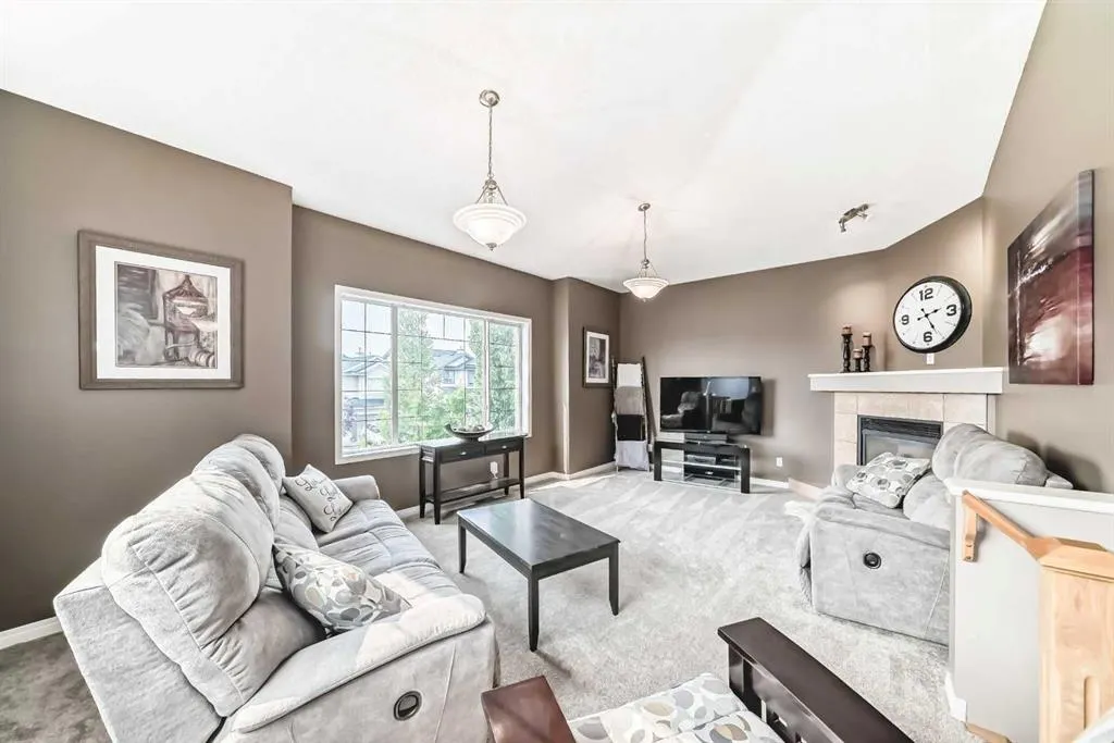 343 OAKMERE Way