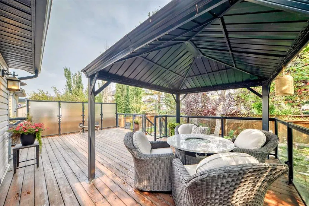 343 OAKMERE Way