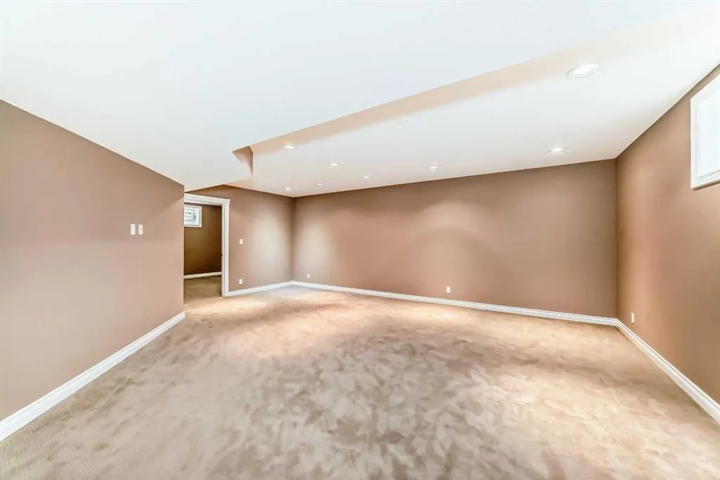 102 WEST CREEK Mews