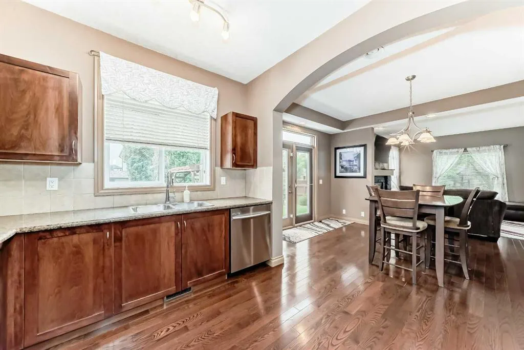 102 WEST CREEK Mews