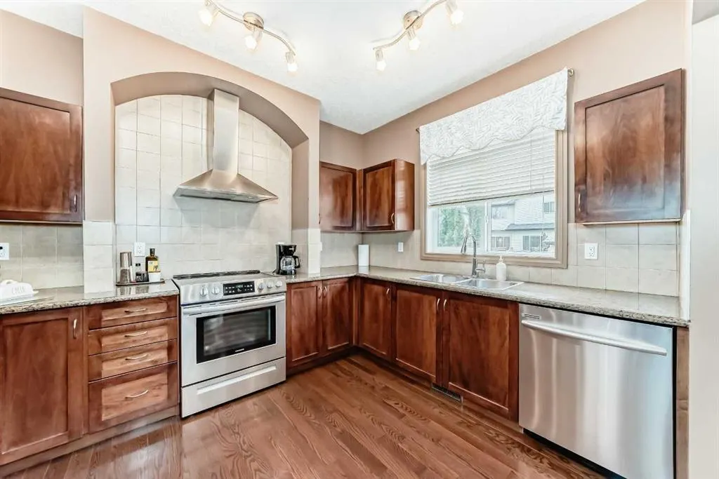 102 WEST CREEK Mews