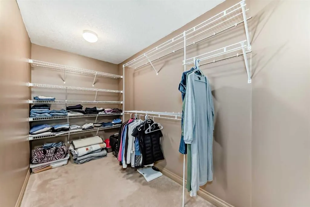 102 WEST CREEK Mews