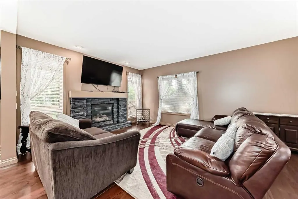 102 WEST CREEK Mews