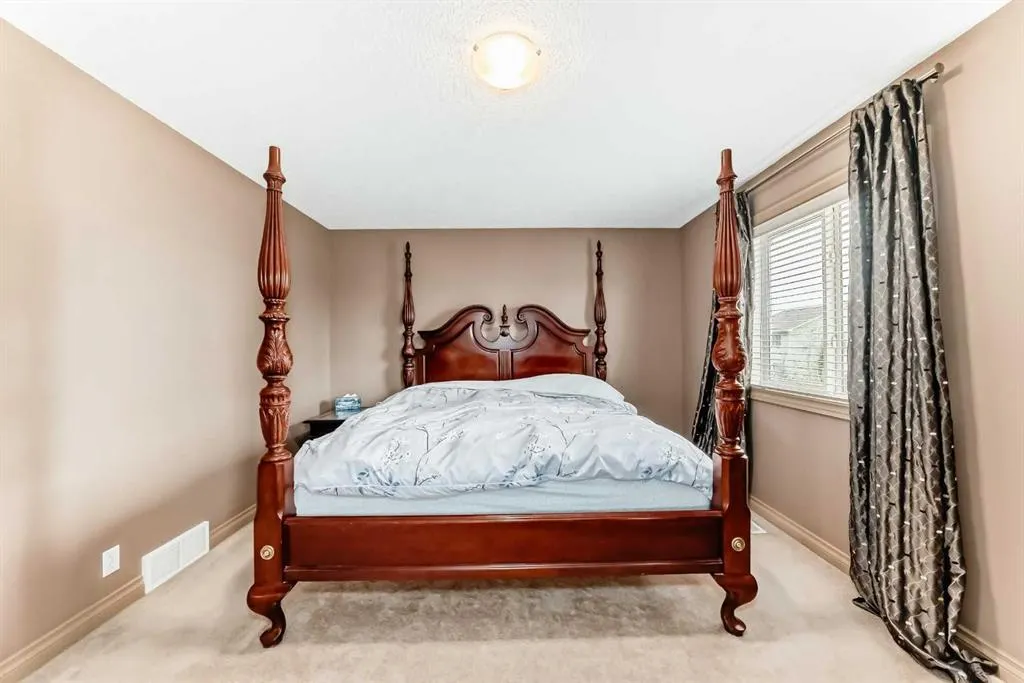 102 WEST CREEK Mews