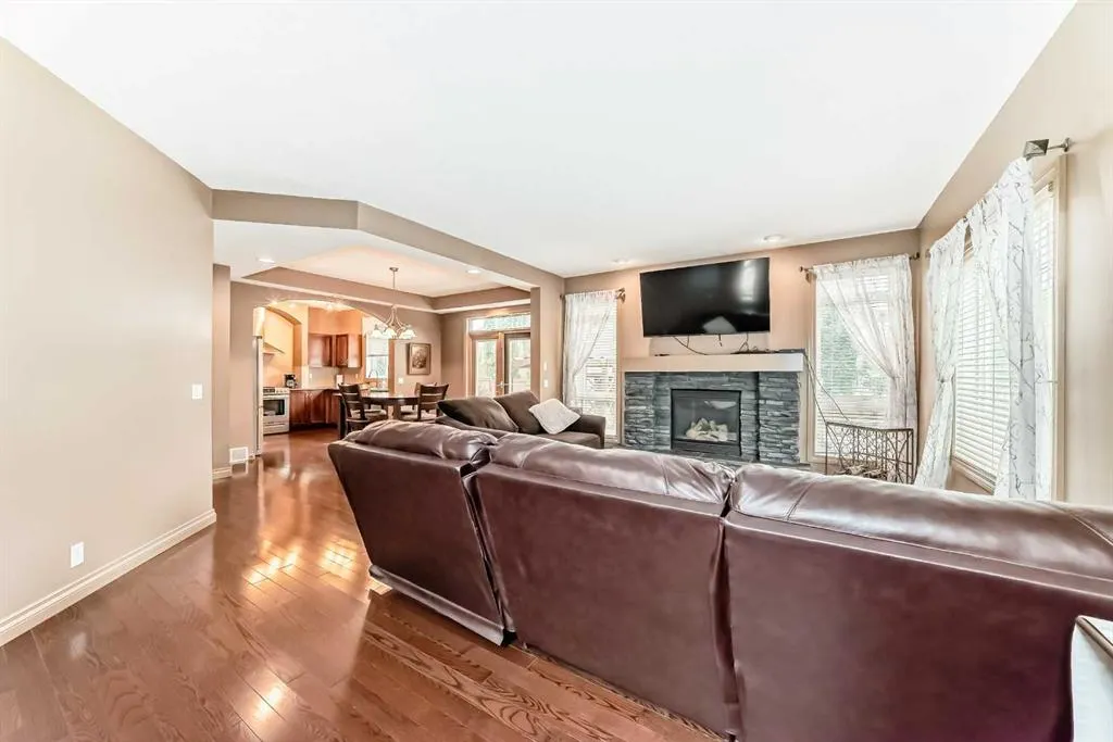 102 WEST CREEK Mews
