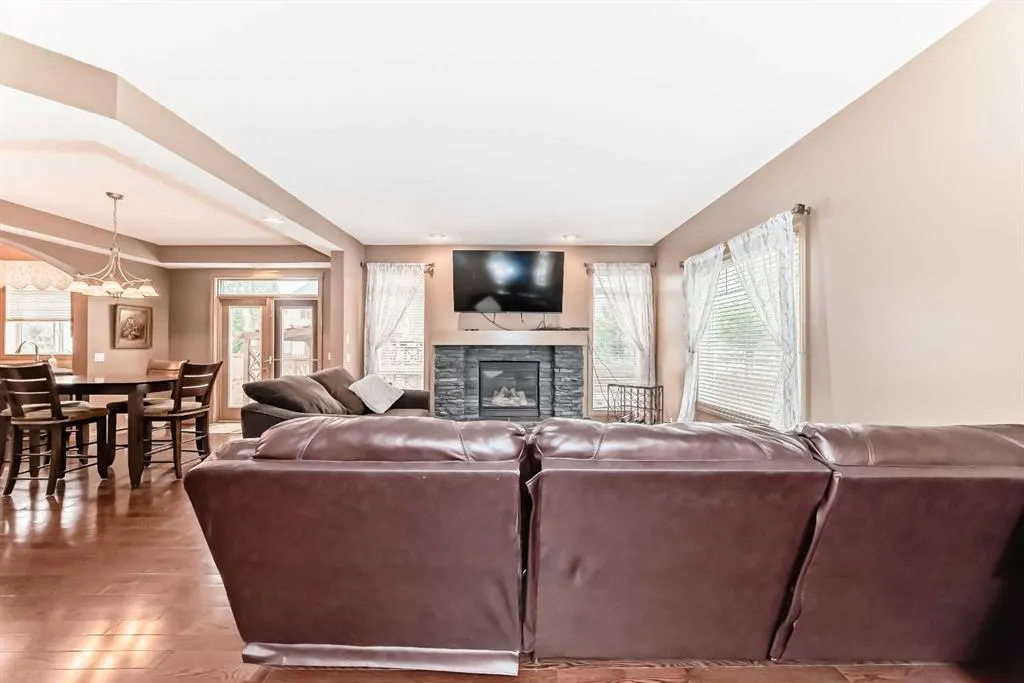 102 WEST CREEK Mews
