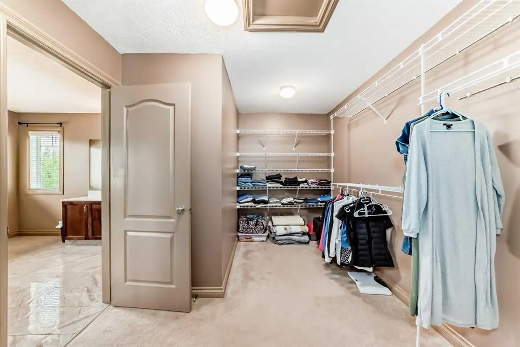 102 WEST CREEK Mews