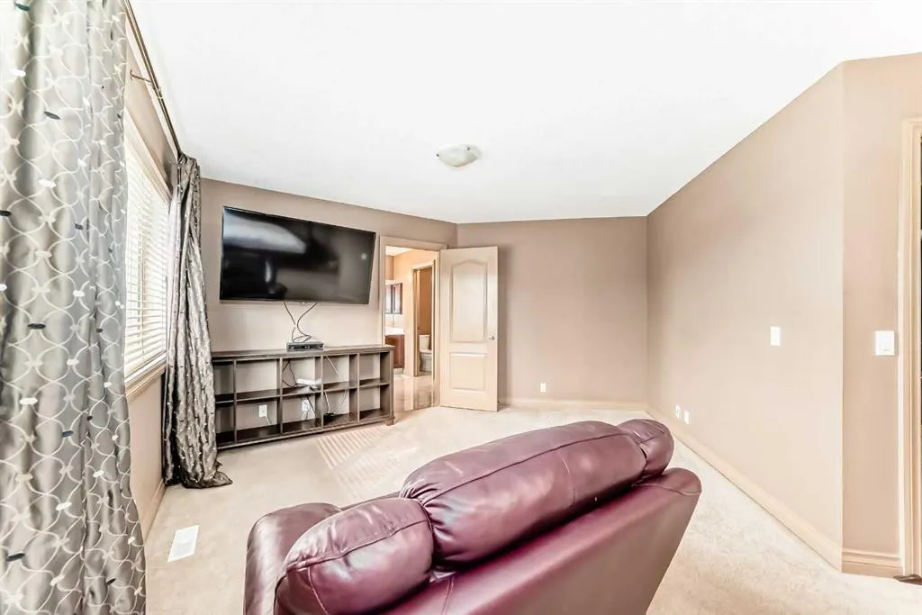 102 WEST CREEK Mews