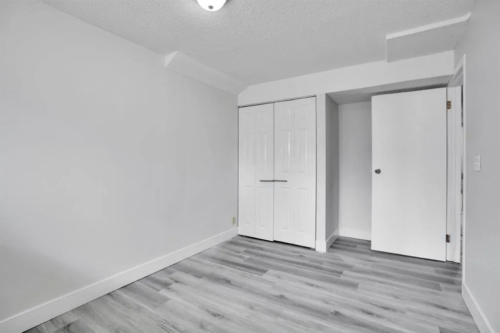 104 castlegreen Close NE