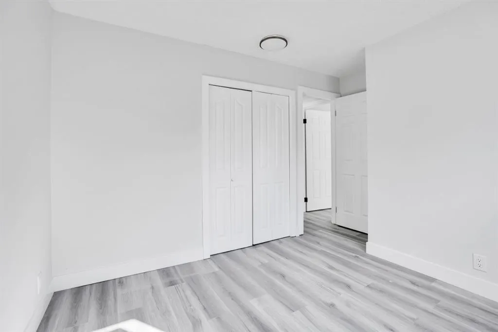 104 castlegreen Close NE