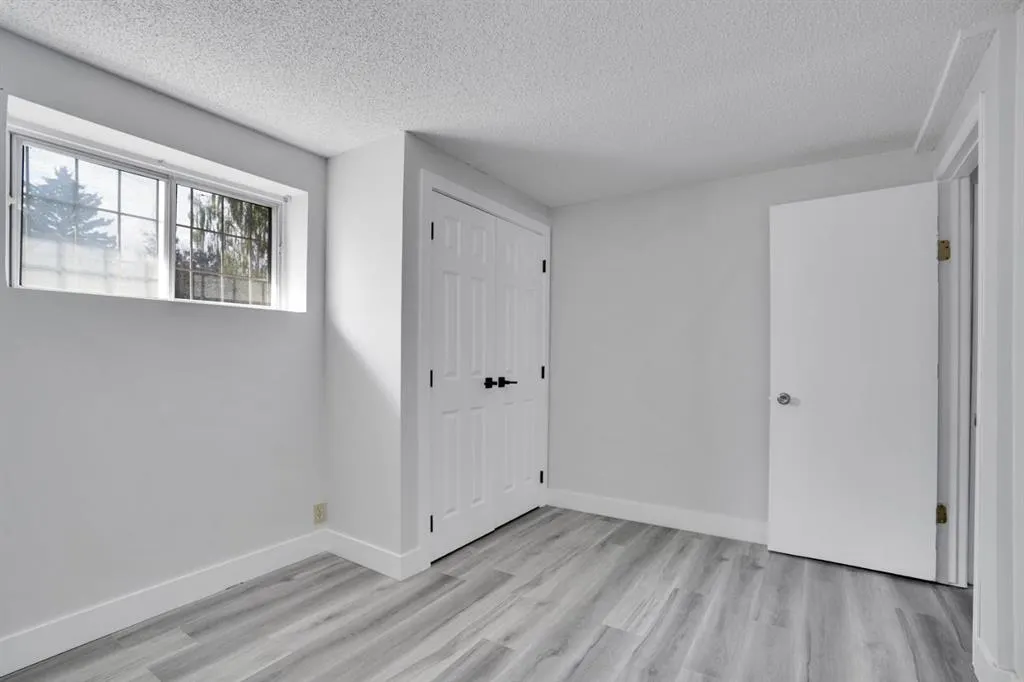 104 castlegreen Close NE