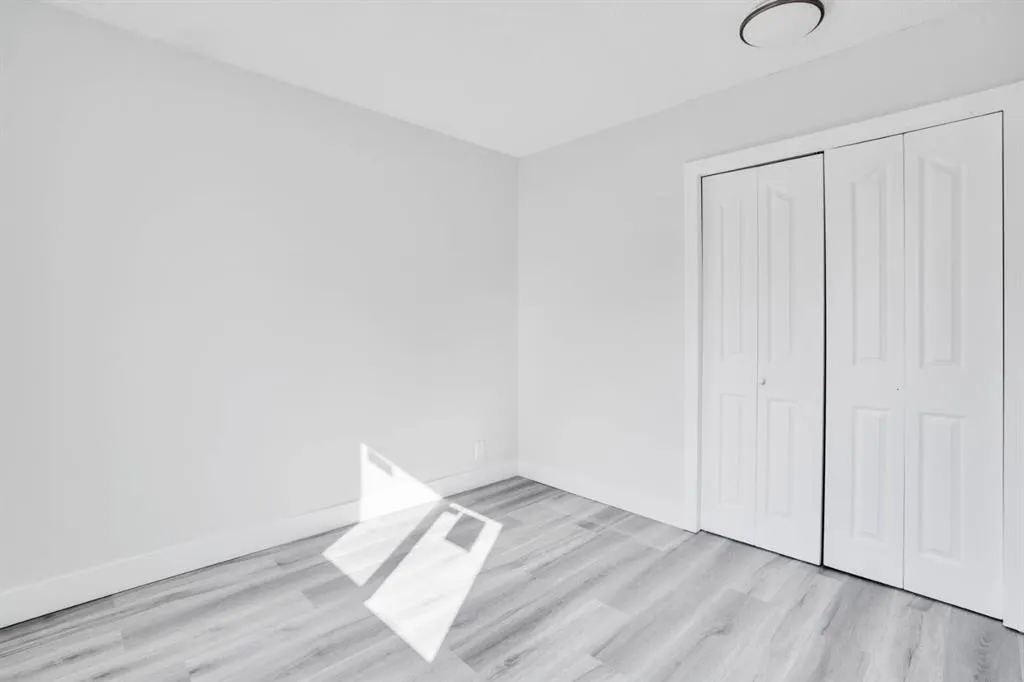 104 castlegreen Close NE