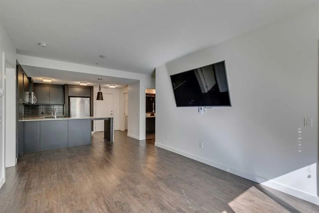 25 Aspenmont Heights SW, #107