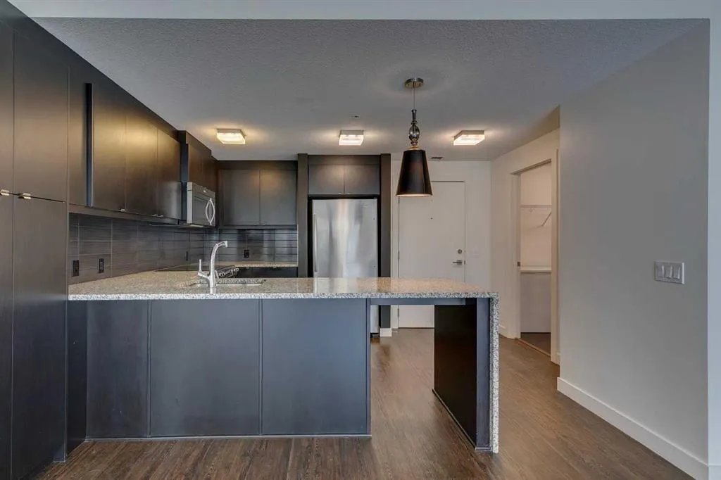 25 Aspenmont Heights SW, #107