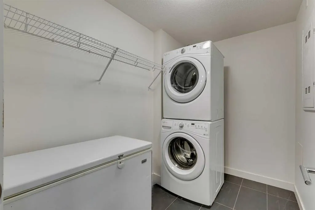 25 Aspenmont Heights SW, #107