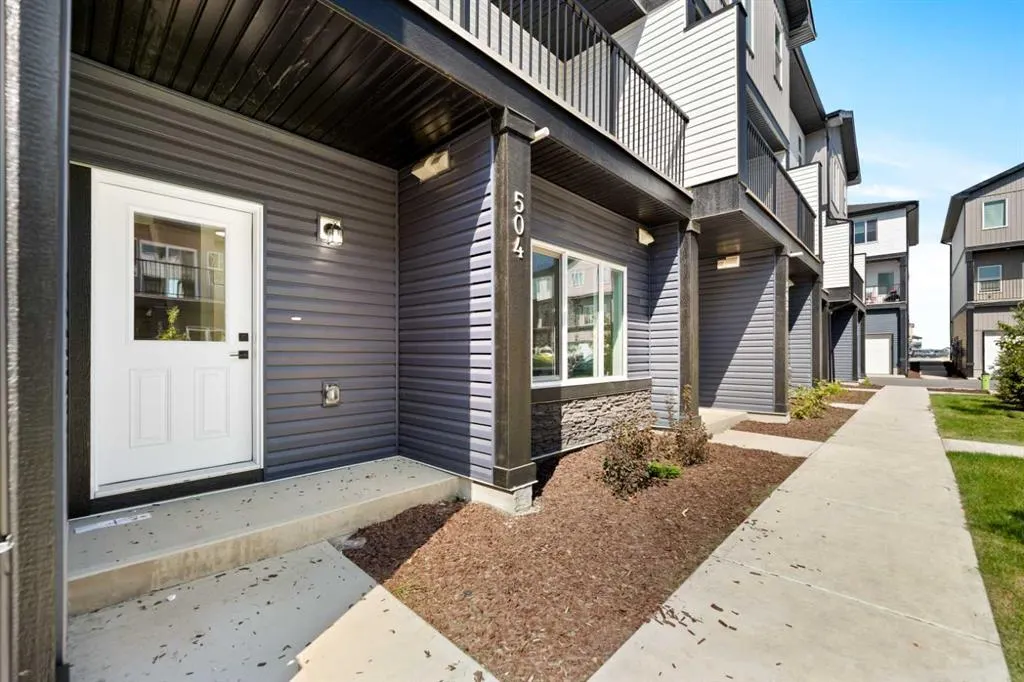 90 Corner Meadows Manor NE, #504