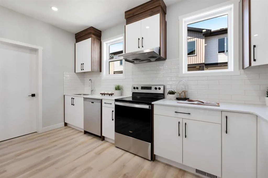90 Corner Meadows Manor NE, #504