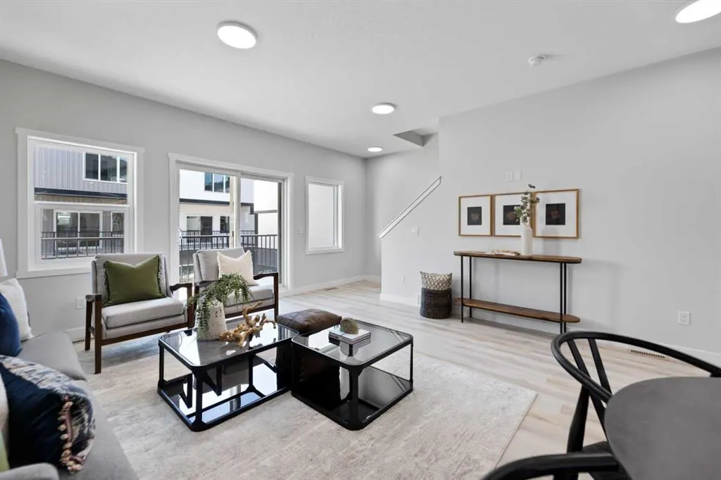 90 Corner Meadows Manor NE, #504