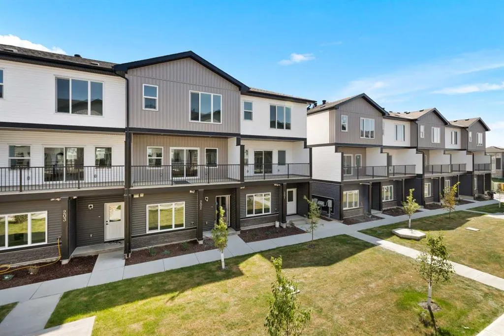 90 Corner Meadows Manor NE, #504