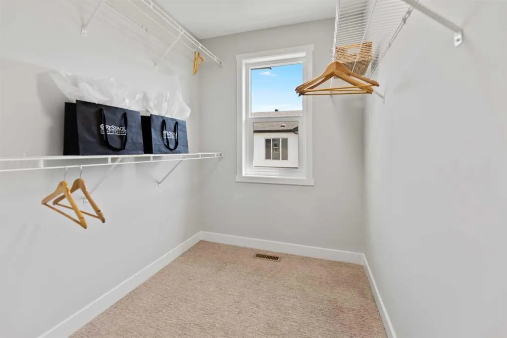 90 Corner Meadows Manor NE, #504