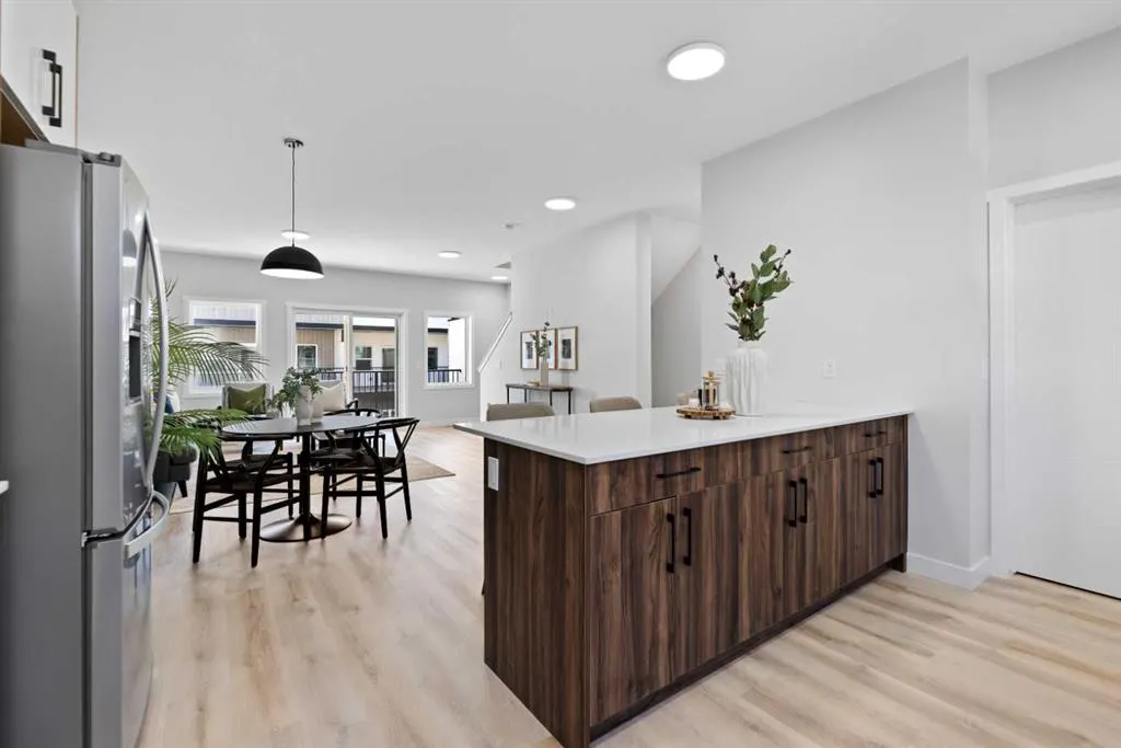 90 Corner Meadows Manor NE, #504