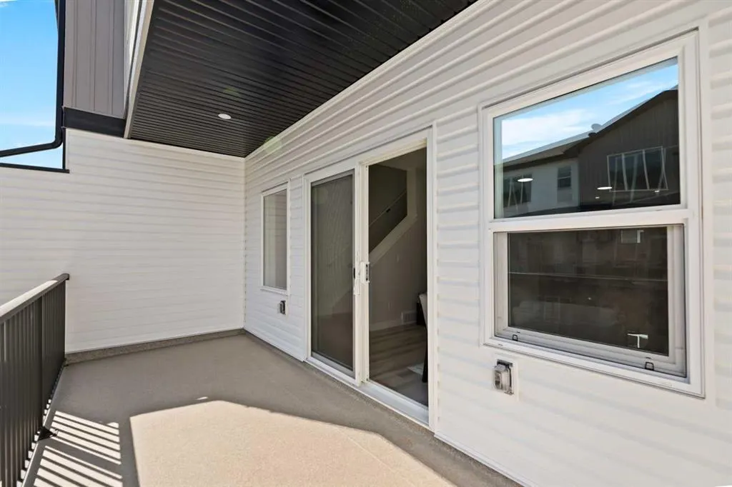 90 Corner Meadows Manor NE, #504