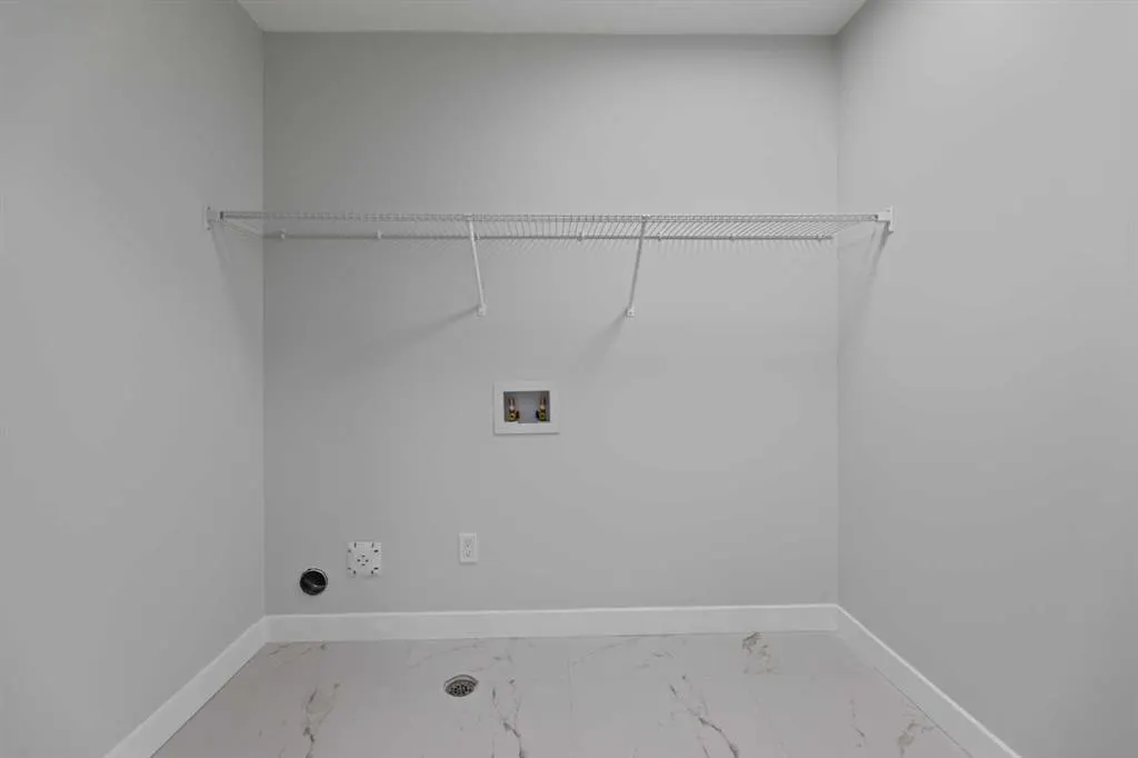 90 Corner Meadows Manor NE, #504