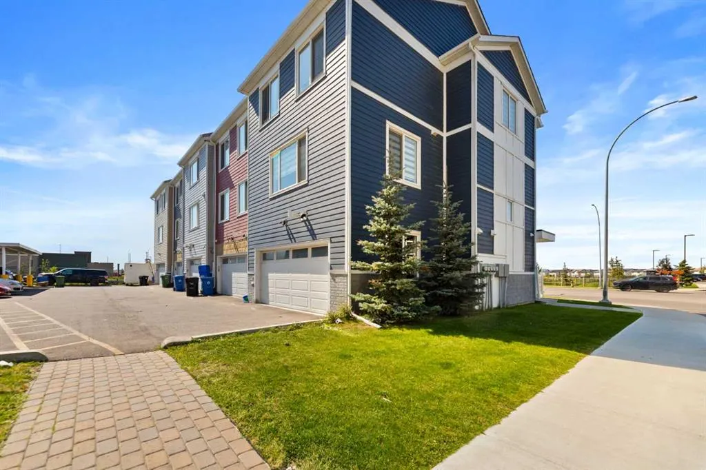 11428 52 Street NE, #105