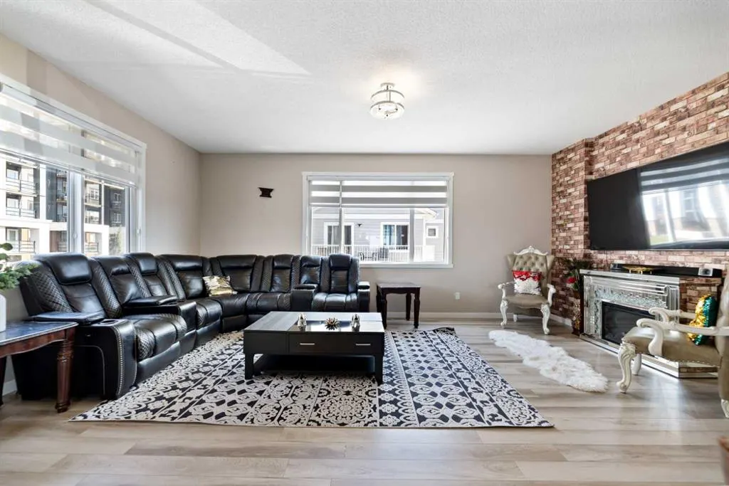 11428 52 Street NE, #105