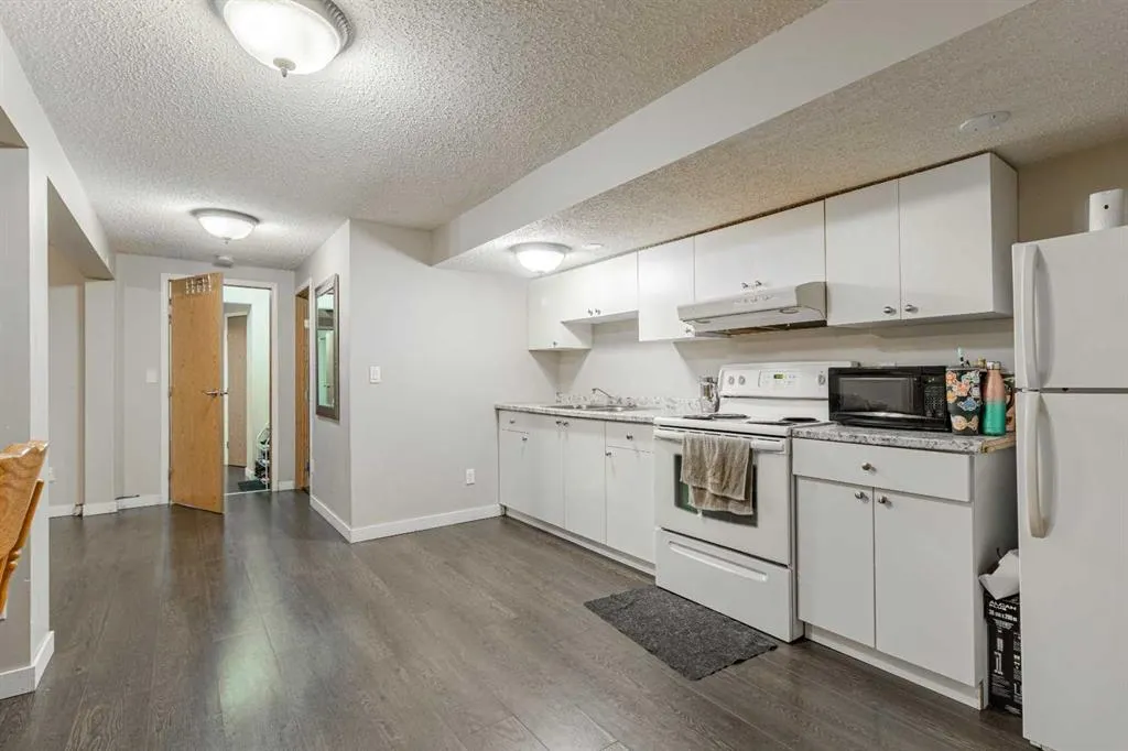 143 Castlegrove Road NE