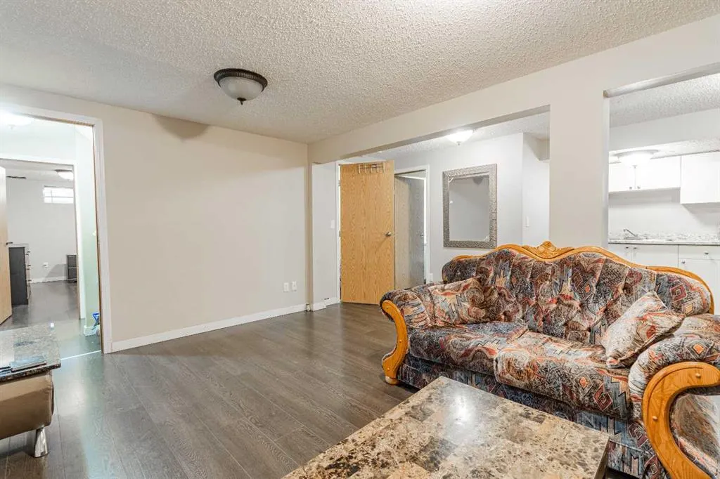 143 Castlegrove Road NE