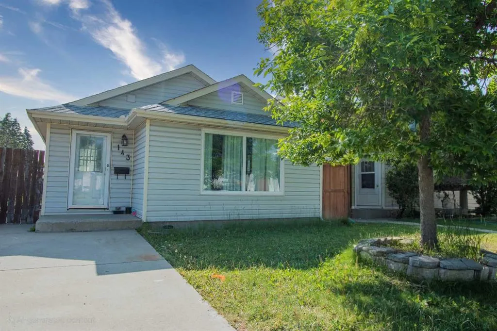 143 Castlegrove Road NE