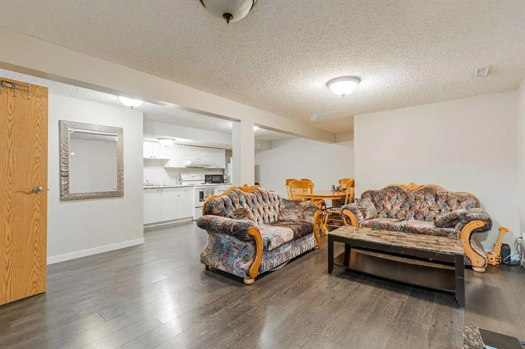 143 Castlegrove Road NE