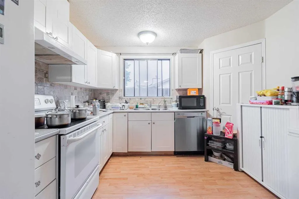143 Castlegrove Road NE