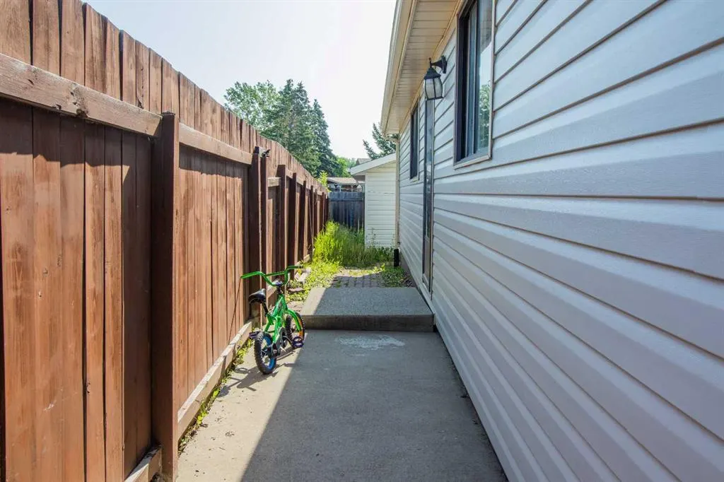 143 Castlegrove Road NE