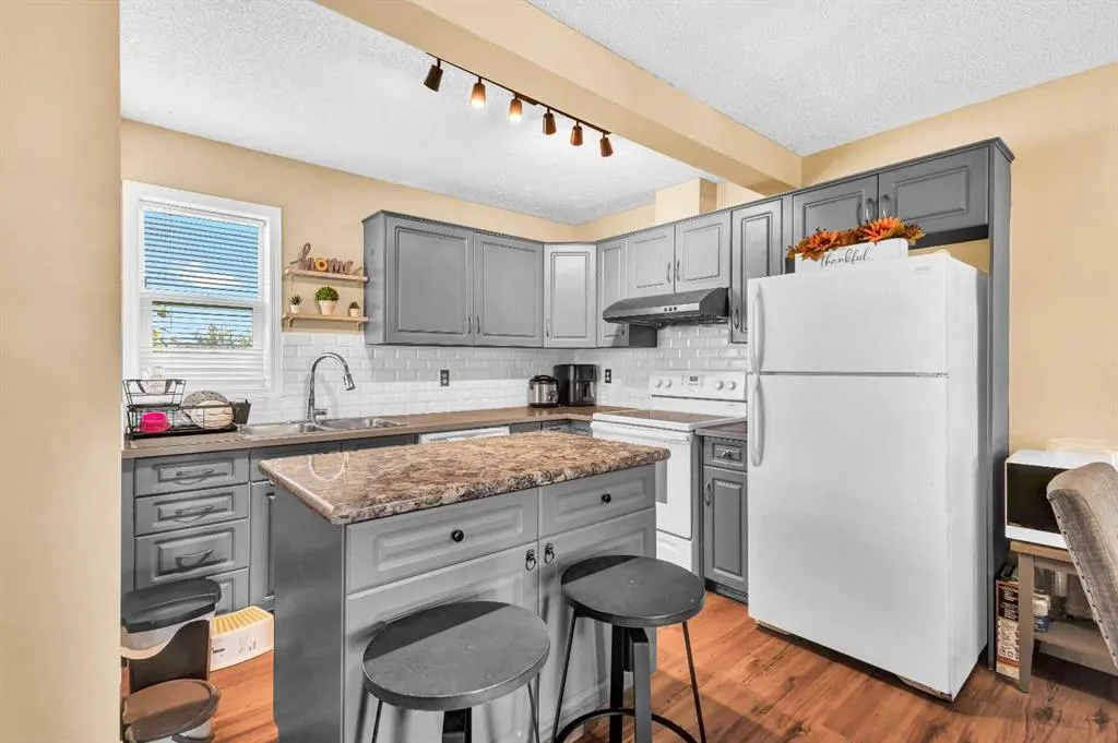 200 Hidden Hills Terrace NW, #3