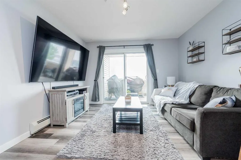 11230 104 Avenue, #207