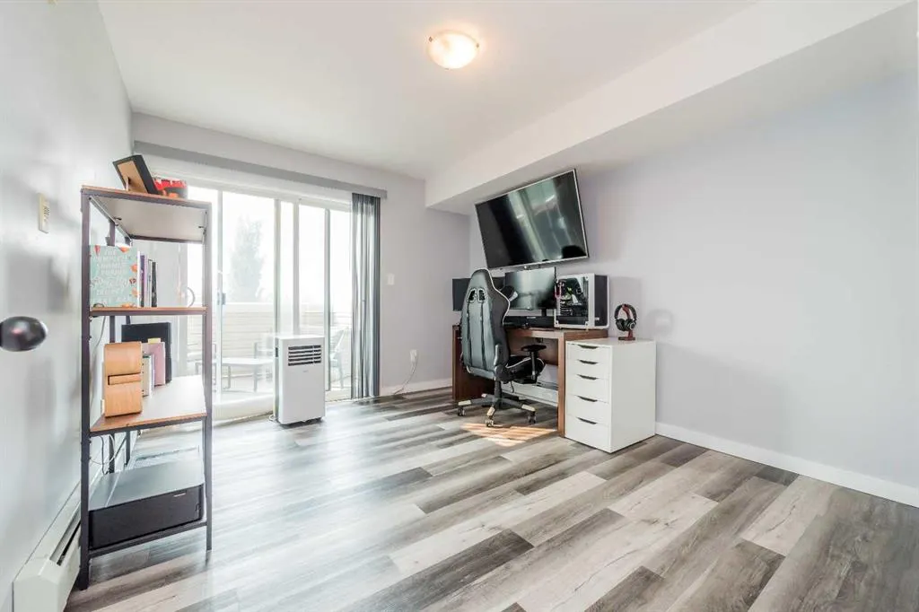 11230 104 Avenue, #207