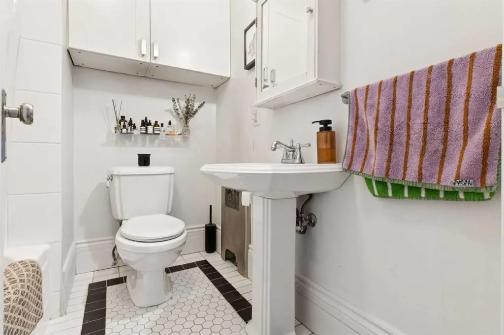 330 19 Avenue SW, #38