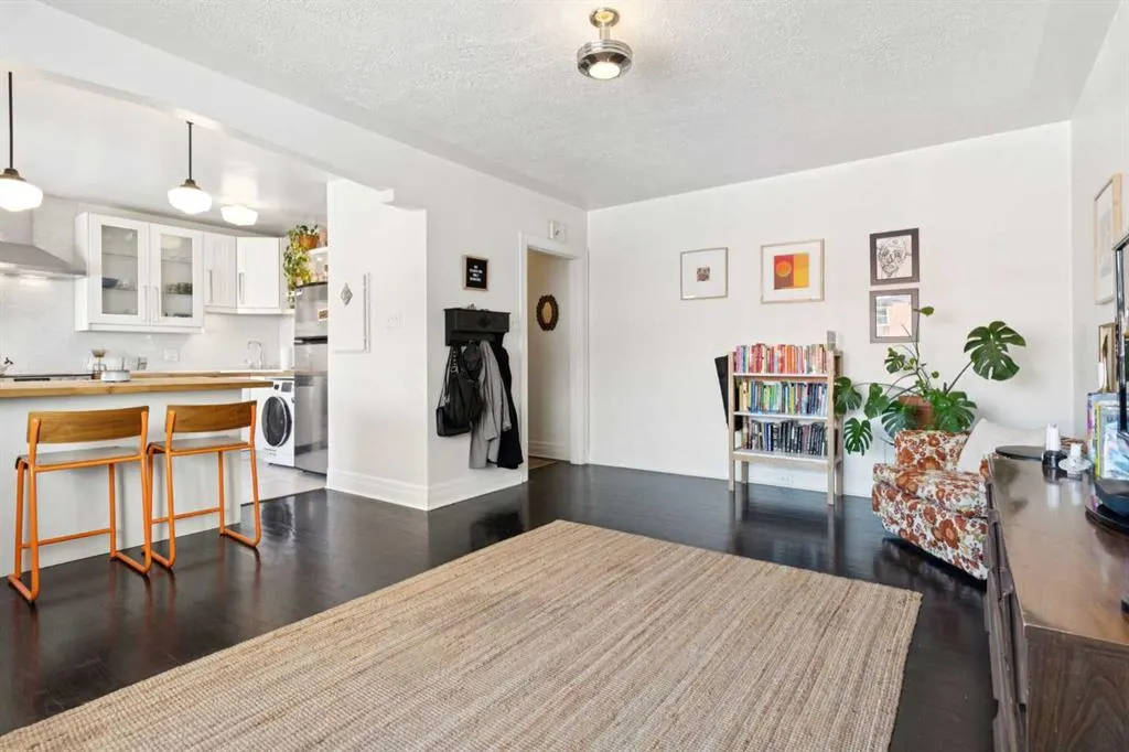 330 19 Avenue SW, #38