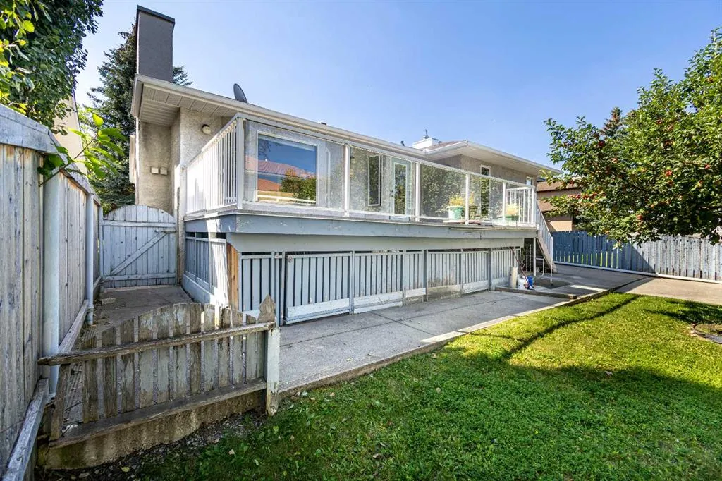 125 Edgebrook Road NW